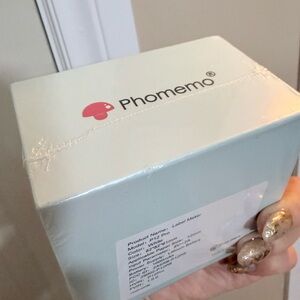 BNIB Phomemo Label Maker in White